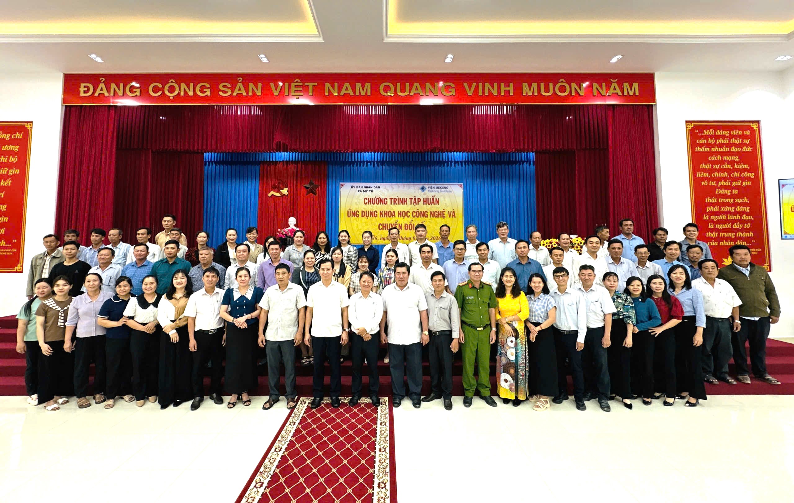 The Mekong Institute, Can Tho University, co-organizes a training program on the application of science and technology and digital transformation in My Tu Commune