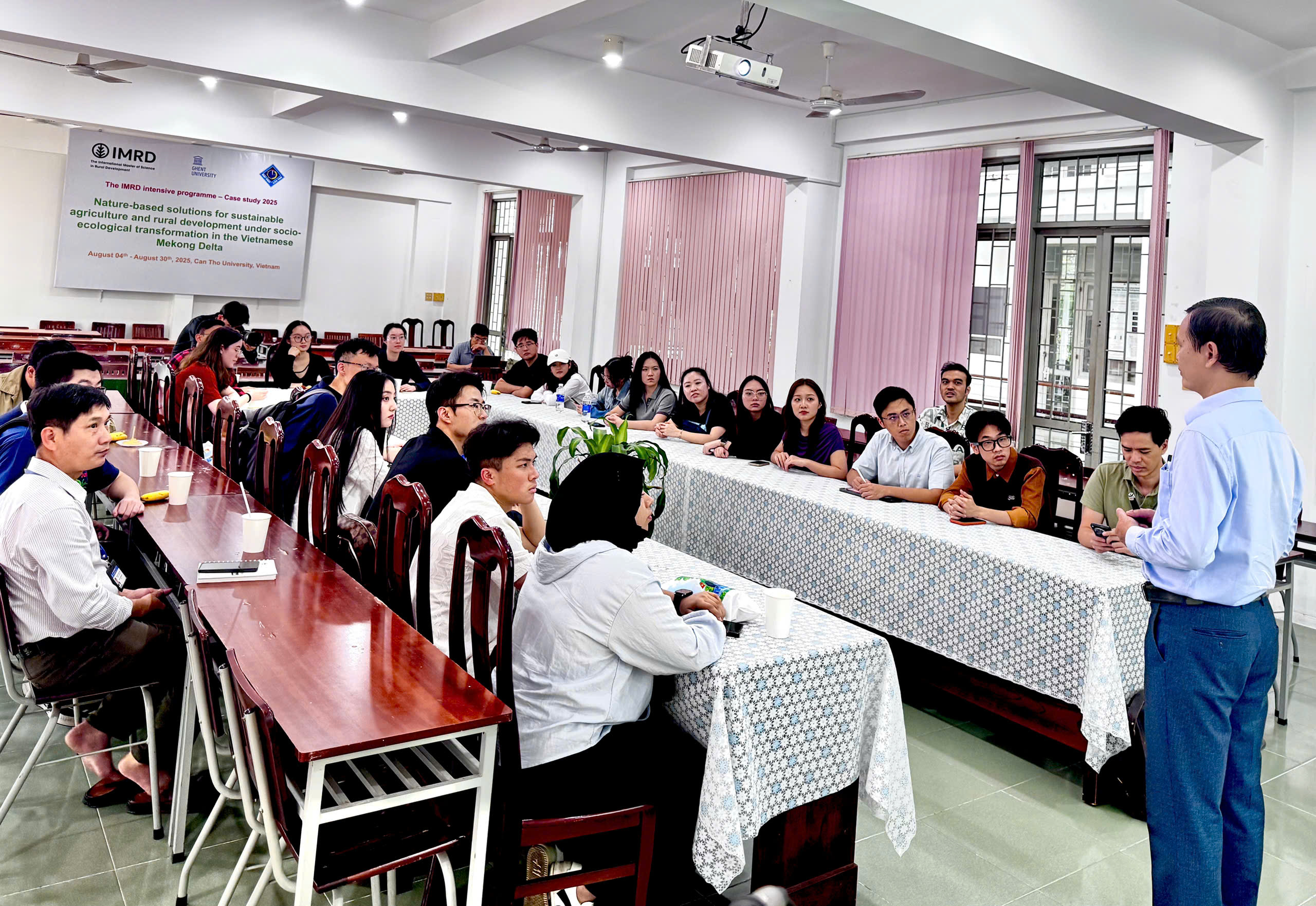 Đại học Hồng Kông tham dự chương trình trao đổi học thuật