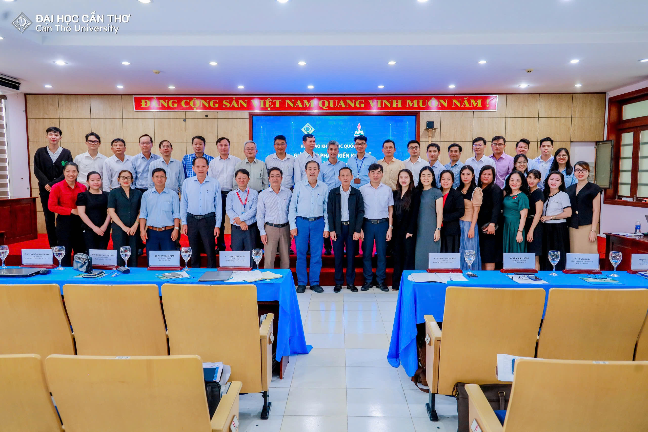 Hội thảo khoa học quốc gia “Giải pháp phát triển kinh tế vùng Đồng bằng sông Cửu Long thích ứng với hạn hán – xâm nhập mặn”