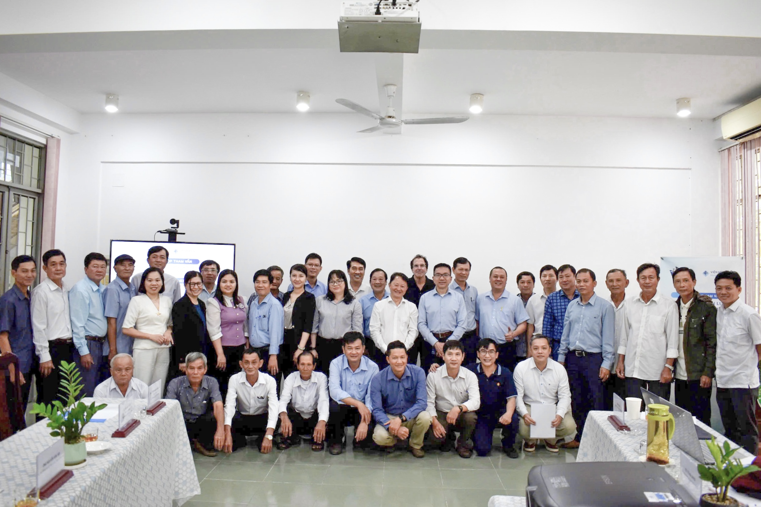 Cuộc họp tham vấn “Tăng cường nhân lực và tổ chức để phát triển kinh doanh lúa gạo và trái cây vùng Đồng bằng sông Cửu Long”